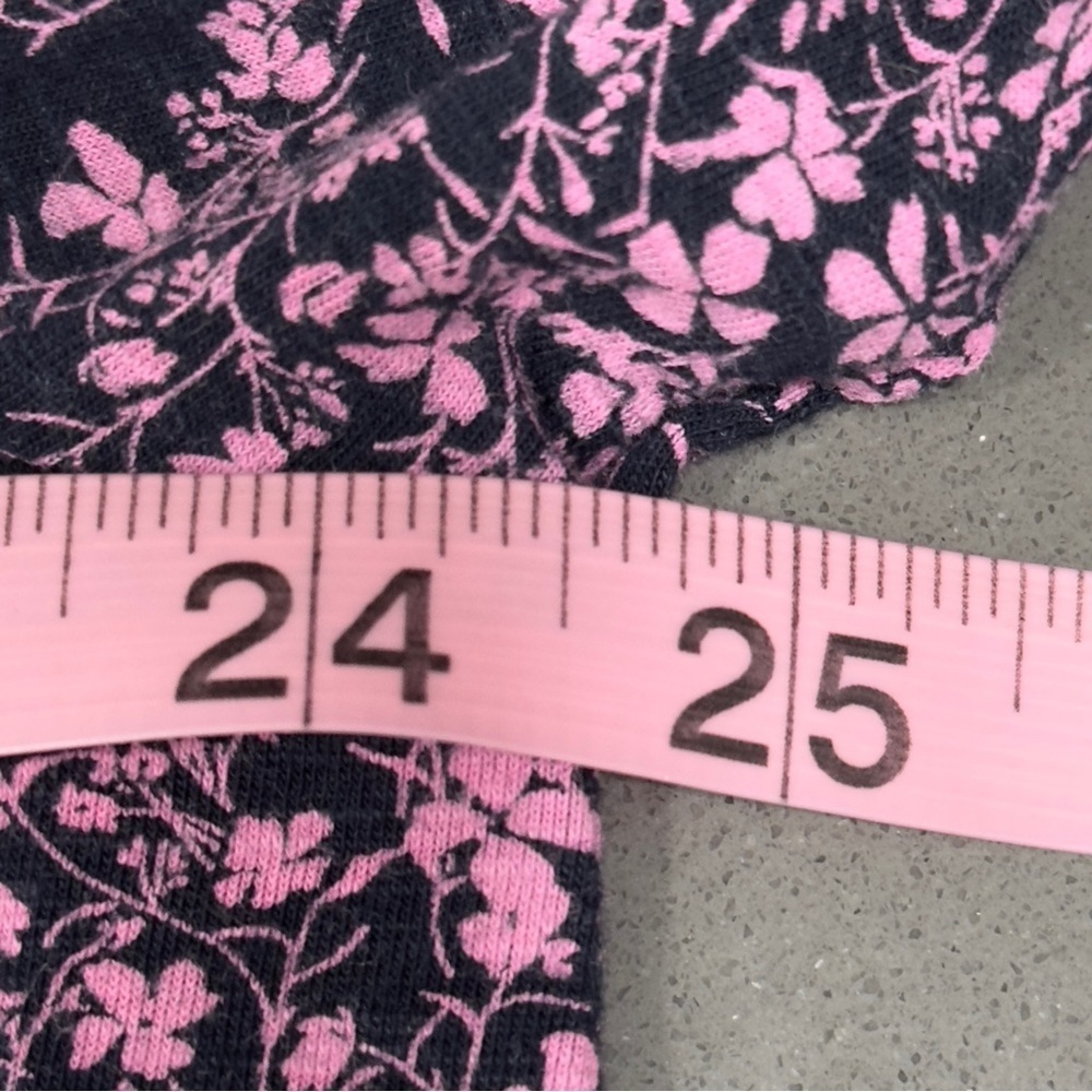 J. Jill Blouse Size XL Pink Navy Floral 3/4 Stretch Sleeve Smocked Keyhole - Picture 8 of 9